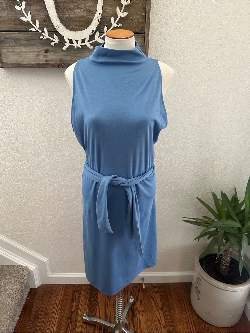 Vince Sleeveless Mock Neck Belted Dress in Dusty Blue size Large